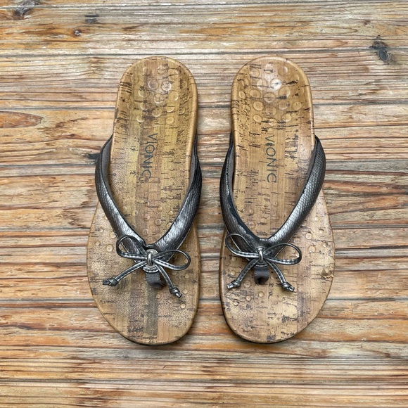 Vionic Bella Metallic Silver Thong Sandal Womens Size 8 - Picture 4 of 16